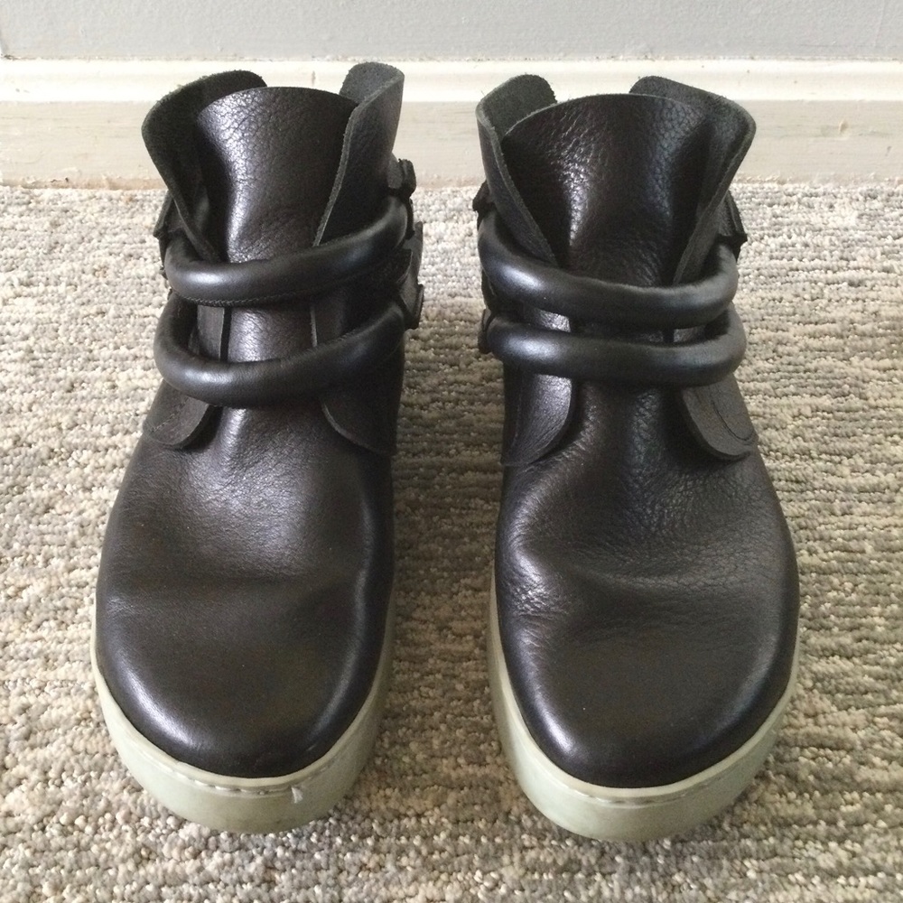 Trippen made in Germany black leather booties  non slip soles size 40